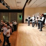 Schwungvoll musiziert und getanzt
