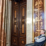 Historische Türen, die von Kärntner Tischlern während dem Umbau brandschutztechnisch umgebaut wurden